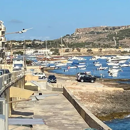 아파트 Sea Front At Bay, Malta! *