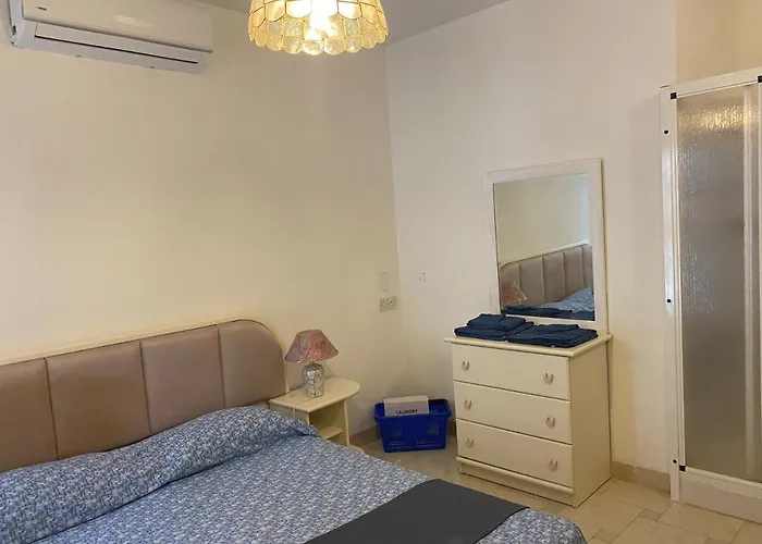 Apartament Sea Front At Bay, Malta!